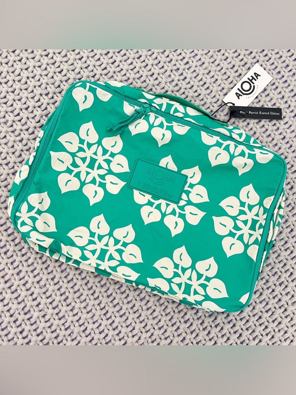 Aloha Collection• Super Special Limited Edition HILO Packing Cube Grove